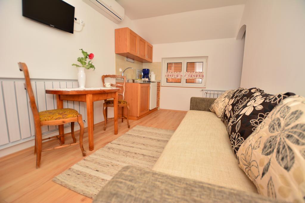 Viragoskert Apartman Хевиз Номер фото